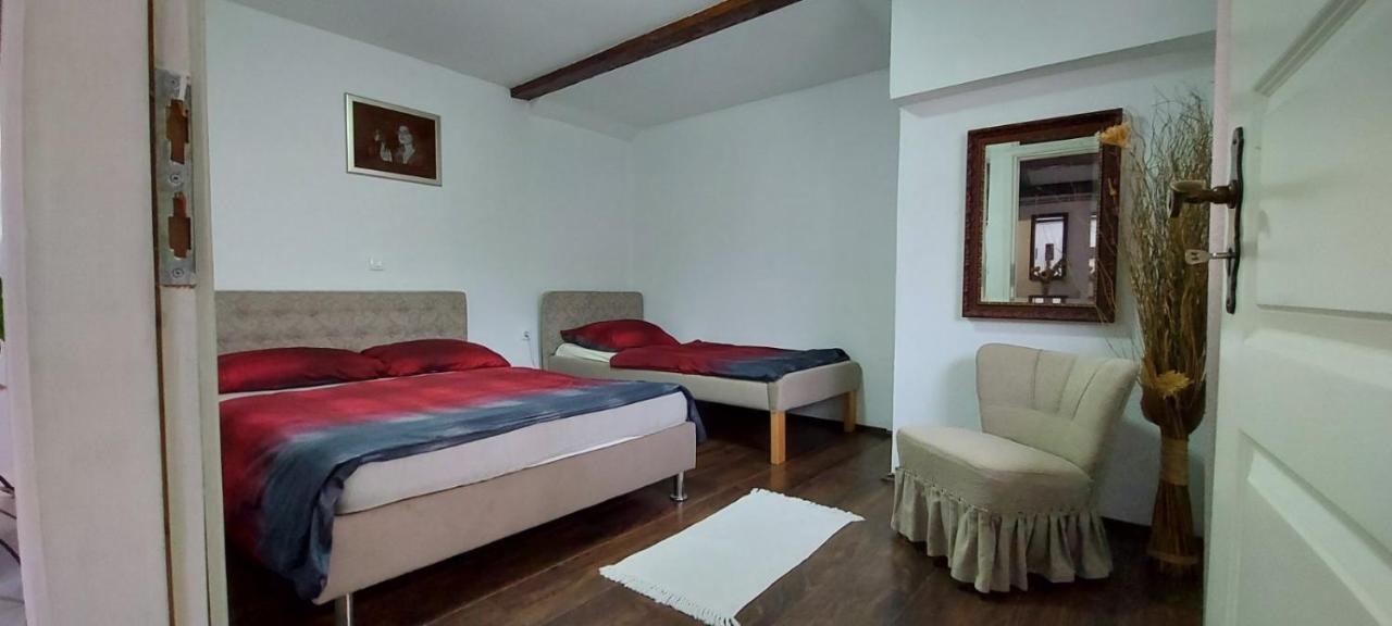 Apartments Jurasic Ogulin Esterno foto