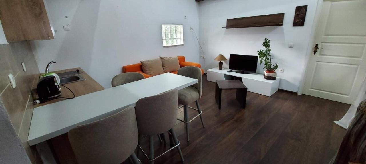 Apartments Jurasic Ogulin Esterno foto